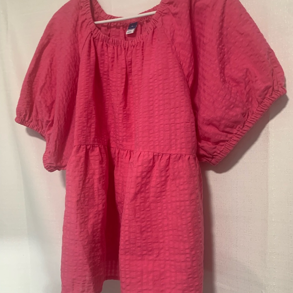 XL Old Navy Vibrant Pink Top! Feminine & Fun!Light-Weight & Comfy for On-the-Go! - Picture 3 of 13